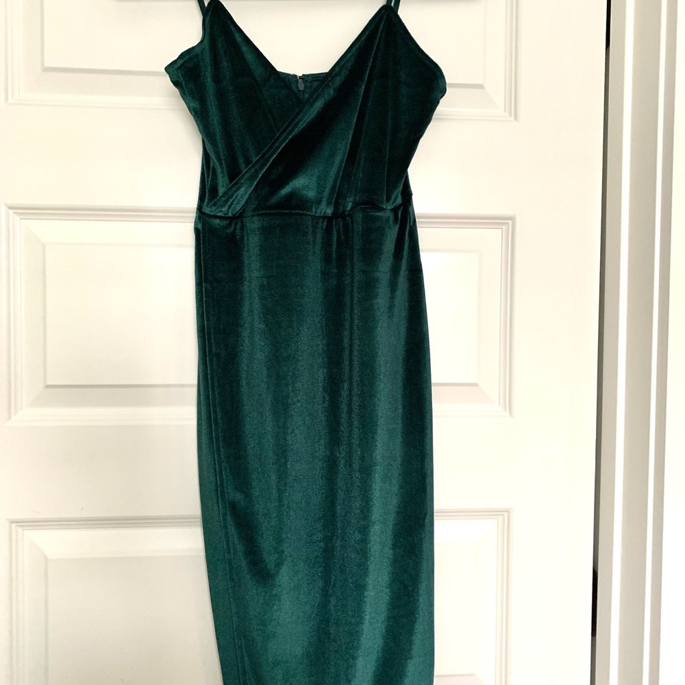 Lulu’s Velvet Emerald Mini Dress